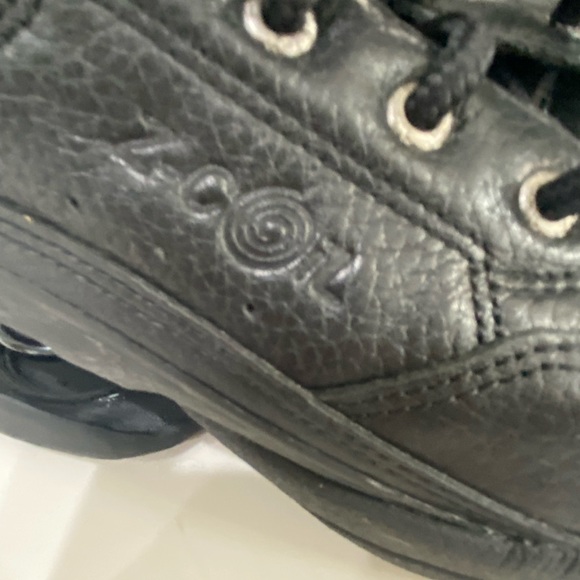 Z-Coil shoes woman’s size 6W - Picture 3 of 6